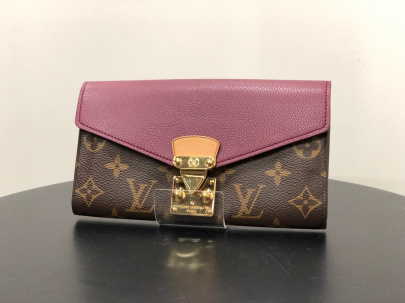 「ラグジュアリーブランドのLOUIS　VUITTON 」