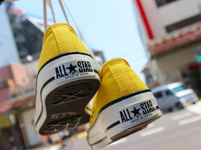 「スニーカーのCONVERSE 」