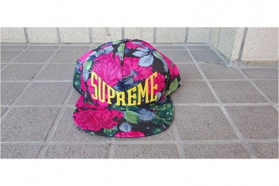 「ストリートブランドのSUPREME 」