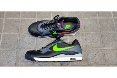 「スニーカーのNIKE ACG 」