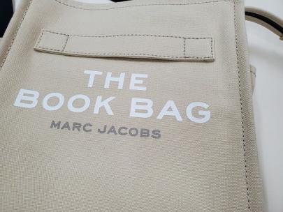 「キャリアファッションのMARC JACOBS 」