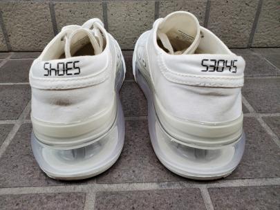 「スニーカーのSHOES53045 」