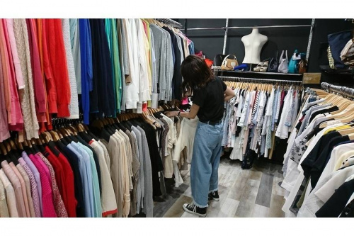 セール情報の古着