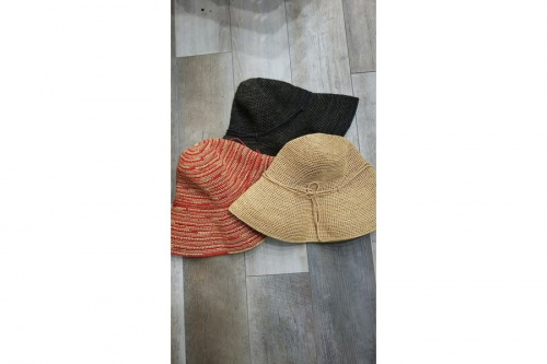 ナチュラルブランドのHELEN KAMINSKI