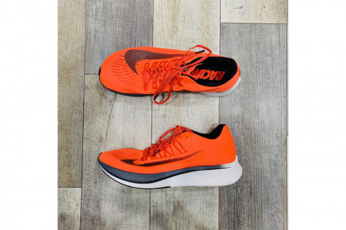 スニーカーのNIKE