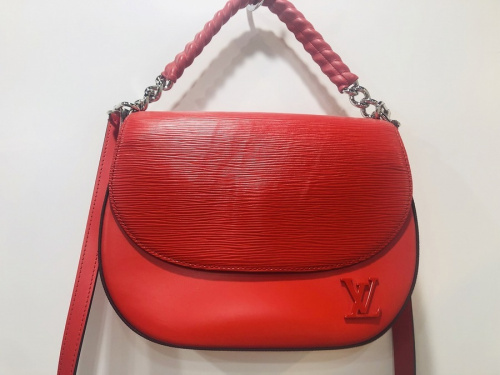 ルイヴィトンのショルダーバッグ