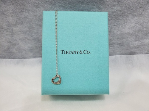 ネックレスのオープンハートネックレス