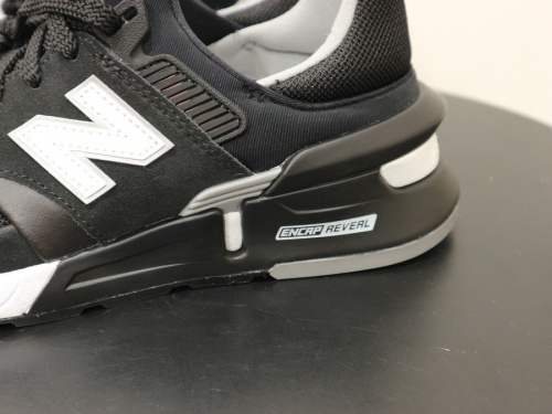 ニューバランスのスニーカー