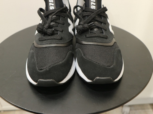 スニーカーのメンズ