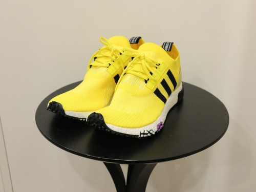 adidasのアディダス