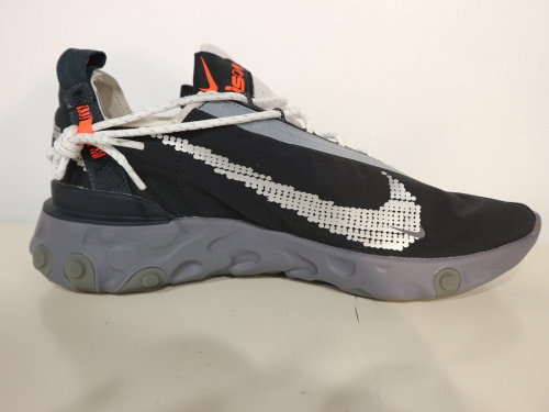 スニーカーのREACT WR ISPA