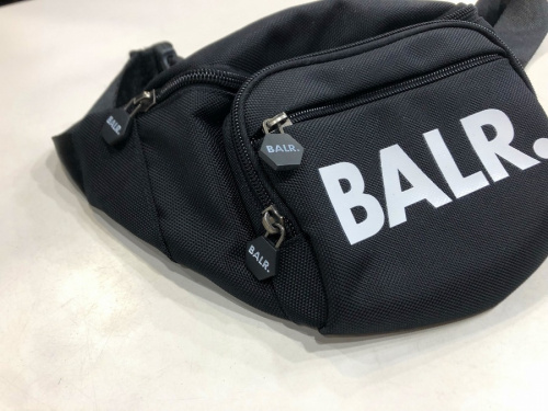 ボーラーのバッグ