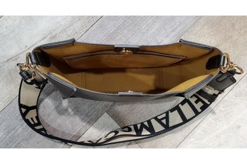 ステラロゴショルダーバッグのショルダーバッグ