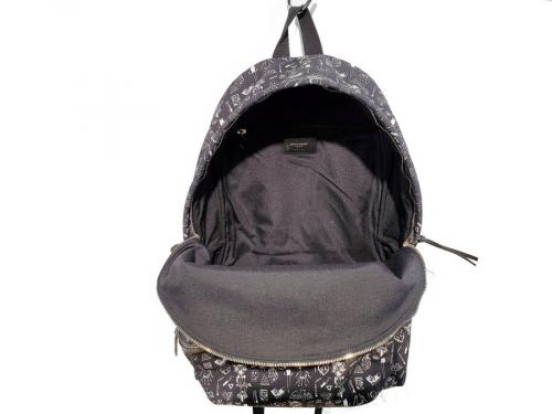 バックパックのリュック