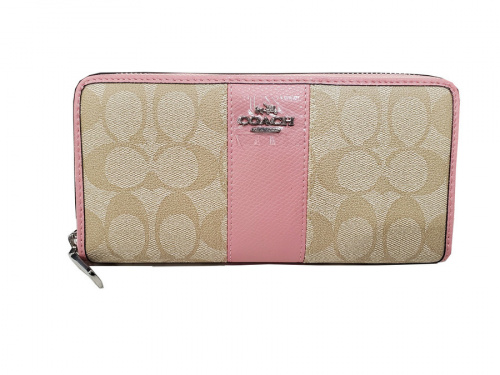 ラグジュアリーブランドのcoach