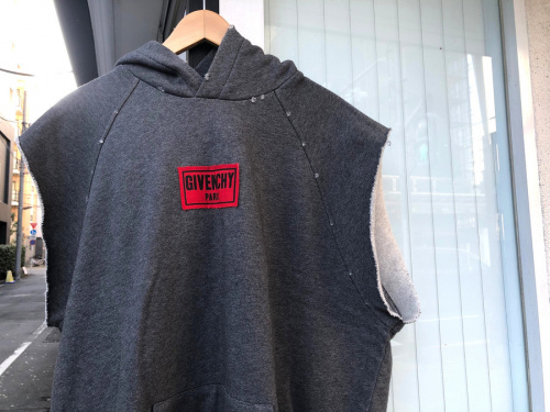 ラグジュアリーブランドのGIVENCHY