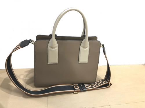 ラグジュアリーブランドのショルダーバッグ