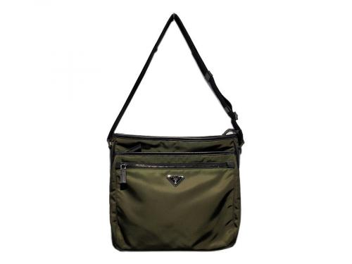 プラダのショルダーバッグ