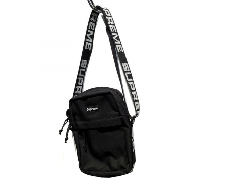 ストリートブランドのSUPREME