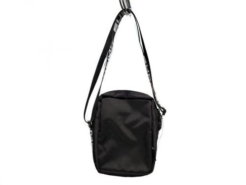 シュプリームのテープロゴショルダーバッグ