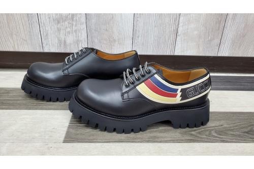 グッチのシルヴィウェブレザーレースアップシューズ