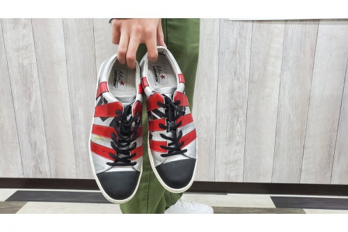スニーカーのAVANT CONVERSE