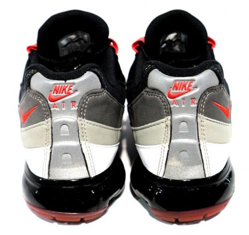 ナイキのAIR VAPORMAX 95