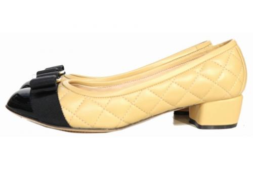 リボンパンプスのヴァラリボン