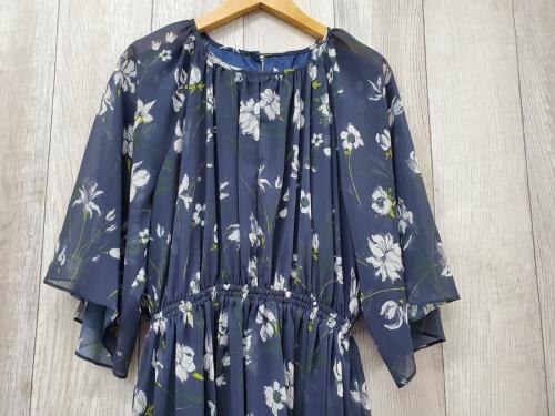 ブラウスワンピースのフラワーショートスリーブワンピース