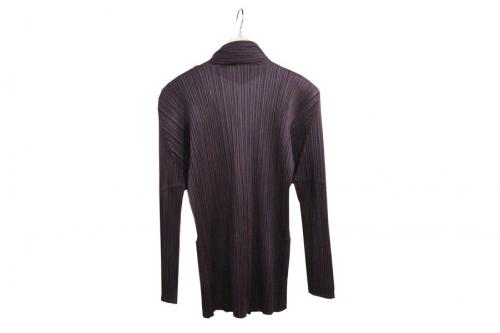 プリーツプリーズのプリーツカーディガン