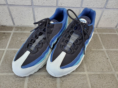 スニーカーのNIKE