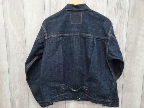 ウエアハウスのデニムパンツ