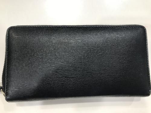 長財布のスネークプリント