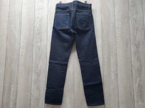 リーバイスのデニムパンツ