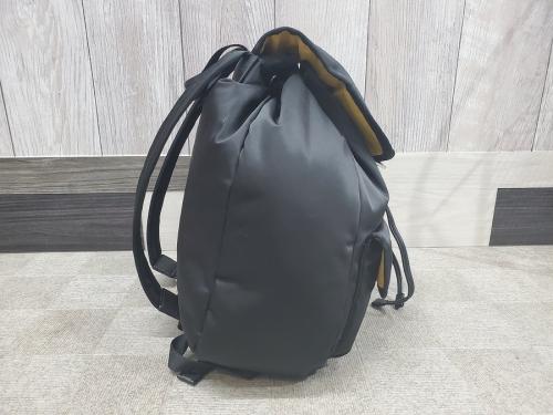 ナイロンリュックのバックパック