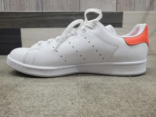 スタンスミスのEE5863