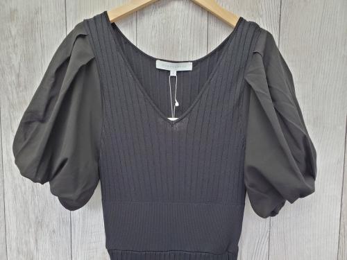 異素材バルーンニットワンピースの未使用タグ付き