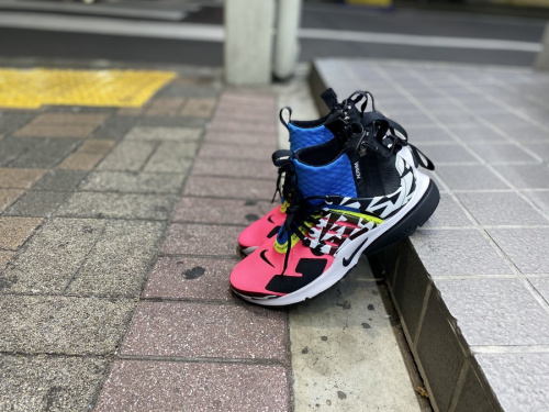 スニーカーのNIKE×ACRONYM