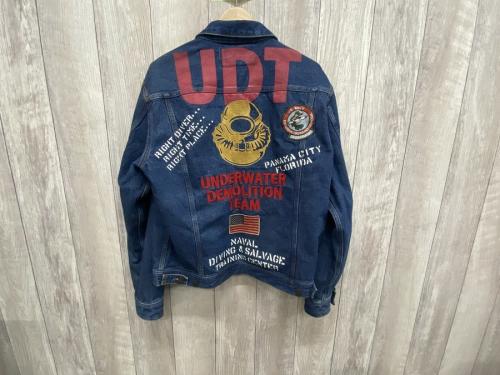 アヴィレックス タイプブルーのデニムジャケット