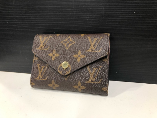 ラグジュアリーブランドのLOUIS VUITTON 　