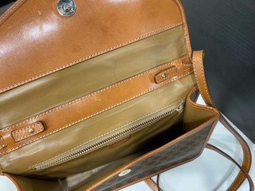 亀戸　古着屋のショルダーバッグ