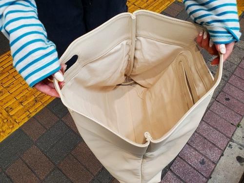 モダン ウィーヴィングのクラッチバッグ