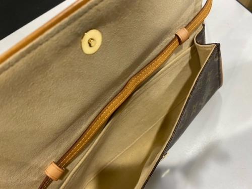 亀戸　古着屋のショルダーバッグ