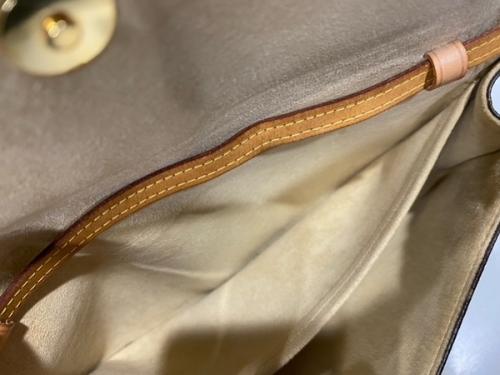 ショルダーバッグ