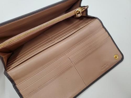 長財布のロングウォレット