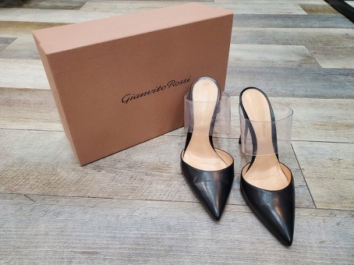 キャリアファッションのGianvito Rossi