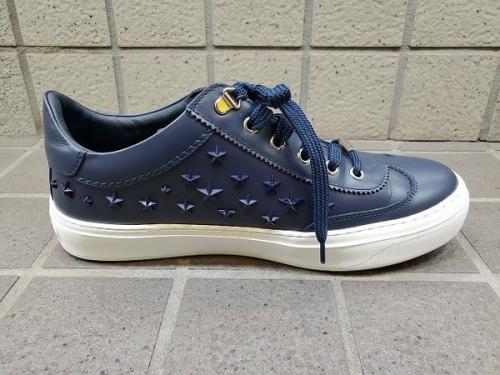 ジミーチュウのスタッズスニーカー