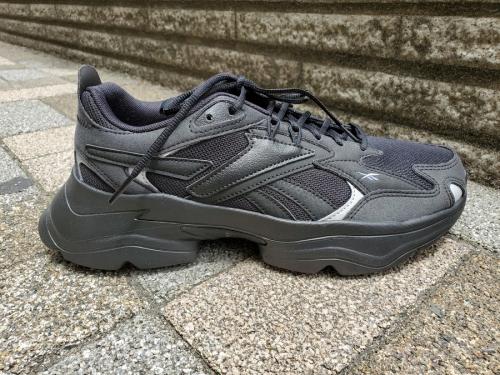 ロイヤルブリッジのローカットスニーカー