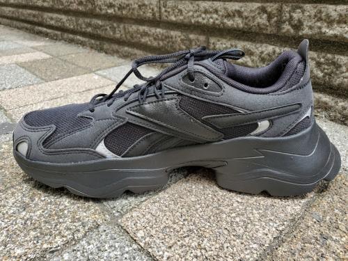 ローカットスニーカー