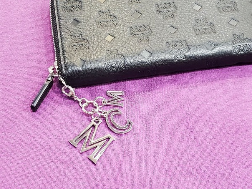 ラグジュアリーブランドのMCM